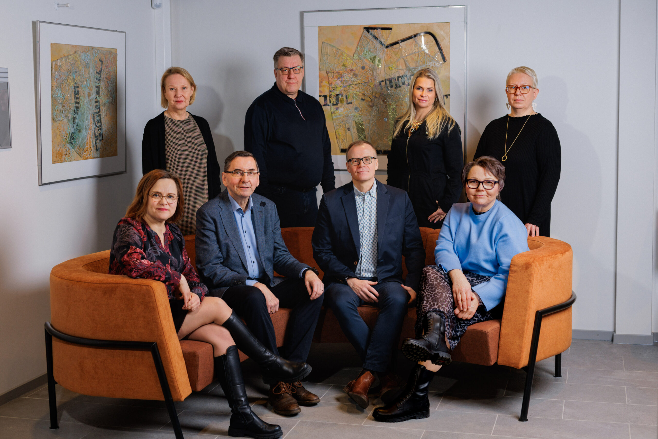 Valkeakosken ammattiopsiton johtohenkilöitä.